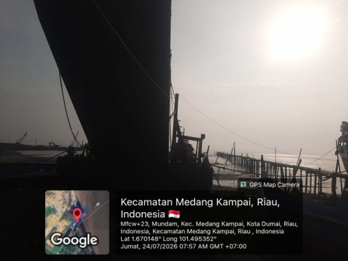 Kapal Berbendera Mali Diduga Dibongkar di Pesisir Dumai Tanpa Izin, Potensi Pelanggaran Lingkungan Disorot